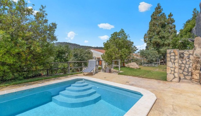 Villa Luce, surrounded by greenery a short distance from the sea