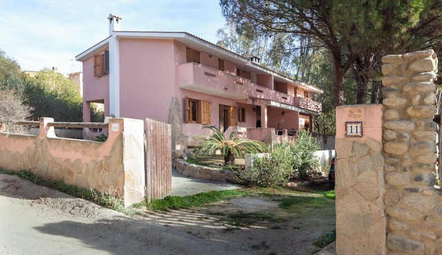 Villa Giulia, few steps from white sandy beach