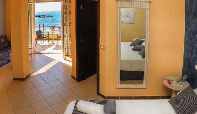Janus Hotel