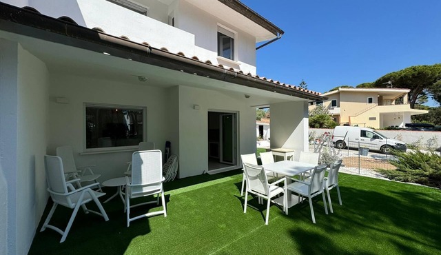 "La Corte degli Ulivi" House with exclusive garden 2 minutes from the sea