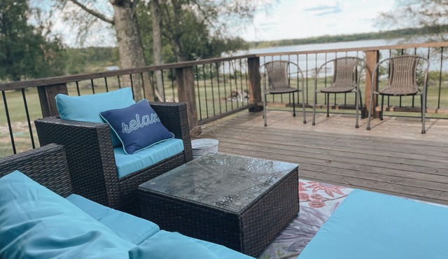 Lake Fork Waterfront Lakehouse with boat dock. Beautiful and spacious! in Emory