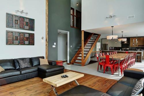 Le Sto Shack 25 Chemin Blanc by Les Chalets Alpins in Stoneham