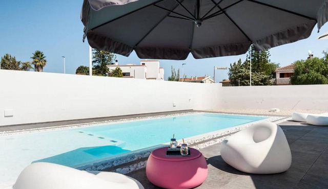 Leonida's Home - Shared Pool, Jacuzzi and beach 150mt in Su Forti