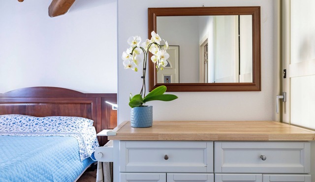 Loredana Holiday Home. Cozy apartment a 5-minute walk from the sea.