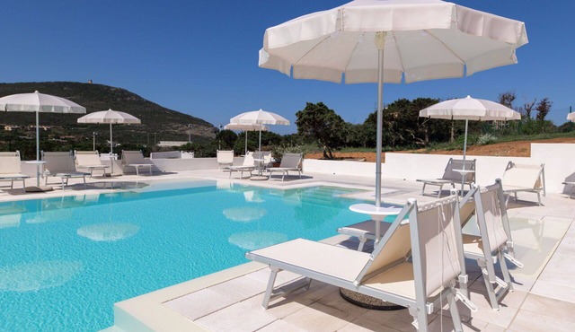 Lovely apartment for 4 guests with A/C, WIFI, pool, TV, terrace and pets allowed