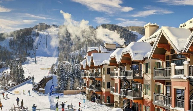 Luxury ski-in/ski-out condo w/fireplace, fast WiFi, shared pool/hot tub/laundry in Vail