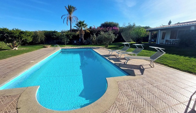 Luxury Villa with private pool, suitable for families and groups of friends