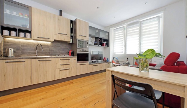 Modern Apartment in Rome 200 meters from Metro Line A in Roma