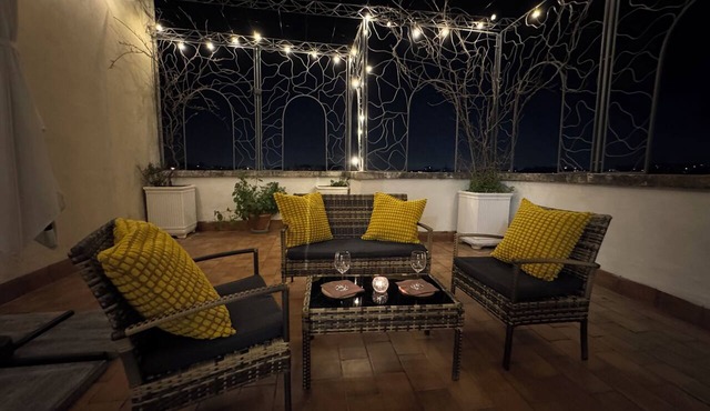 Modern, renovated apartment with a beautiful panoramic terrace in Roma