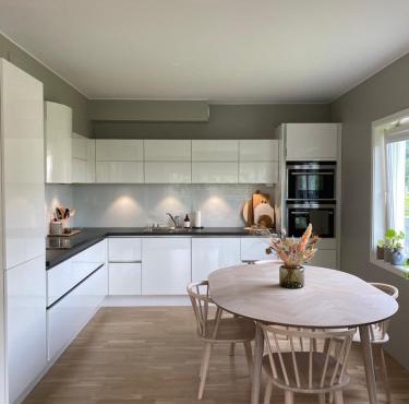 Moderne leilighet, 3 sov, parkering. in Trondheim