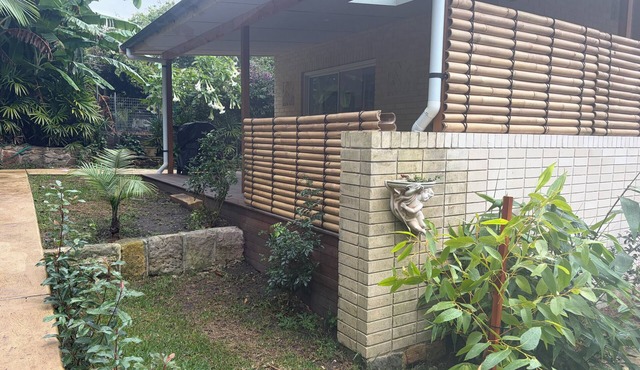 Newly built beach cottage, just 5-minute walk from the picturesque Jibbon Beach. in Bundeena