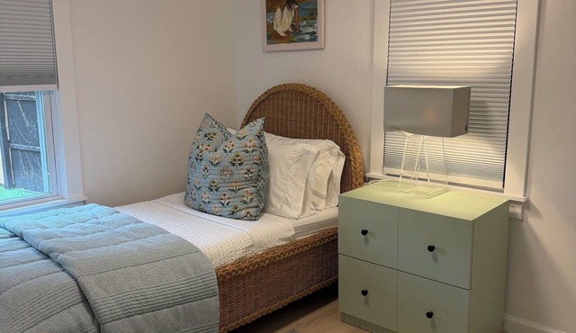Newly renovated 2 bedroom cottage downtown Bridgehampton in Bridgehampton