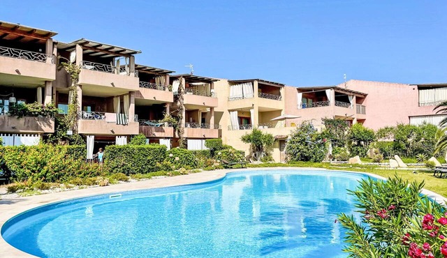 Nice apartment for 4 guests with A/C, pool, WIFI, terrace and pets allowed