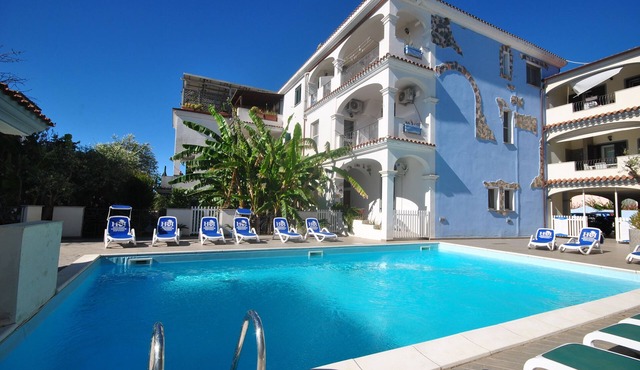 Nice apartment 40 m2, 1st floor incl. 12 m2 veranda for 3 persons with 70m2 pool