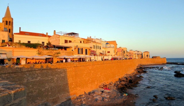 Nice apartment for 4 guests with A/C, WIFI, TV, balcony and pets allowed