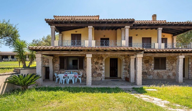 Nice apartment for 5 people with WIFI, TV, terrace and pets allowed in Siniscola
