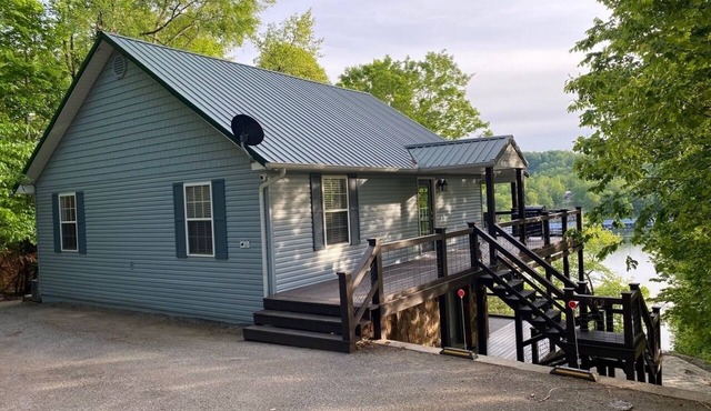 NORRIS LAKE FRONT RENTALS: LOLA'S LAKE HOUSE LAKEFRONT WITH PRIVATE DOCK in Jacksboro