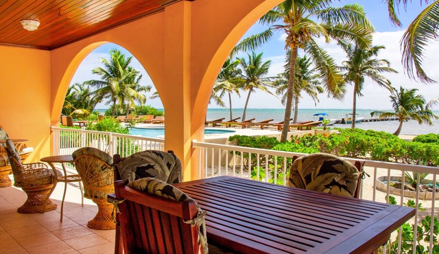 Oceanfront First Floor 2 Bed/2 Bath - Free use of Kayaks in San Pedro
