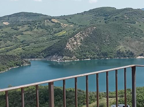 Parco della Majella - Casa sul lago - Appartamento Glicine - Terrazza sul lago in Civitella Messer Raimondo