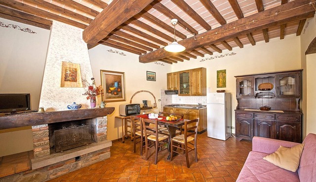Pheasant swimming pool flat with 3 bedrooms and two bathrooms in Toscana