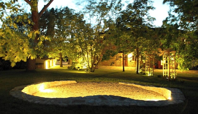 Podere Fichereto: Stone House, Olive Grove, and Parking for Family and Friends in Scandicci