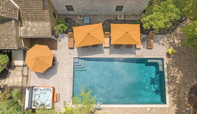 Pool HotTub Pickleball Golf Arcade Firepit Fishing in Mount Joy