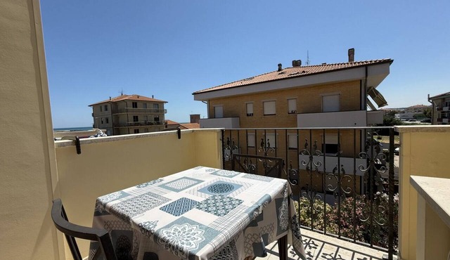 PP15 – Porto Potenza, one-bedroom apartment with sea-view balcony