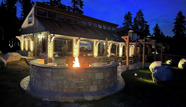 Private Luxury Spa Retreat -Mountain View, Hot Tub & Sauna in Divide