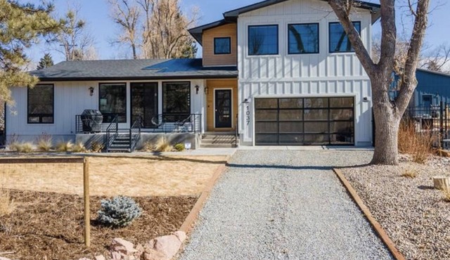 Private Modern Oasis Hot Tub Pikes Peak Views Secluded in Colorado Springs