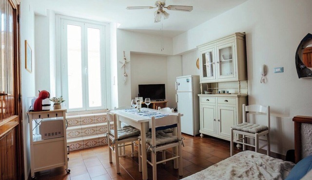 Punta Sardegna Cozy Central Apartment | Carloforte, San Pietro Island