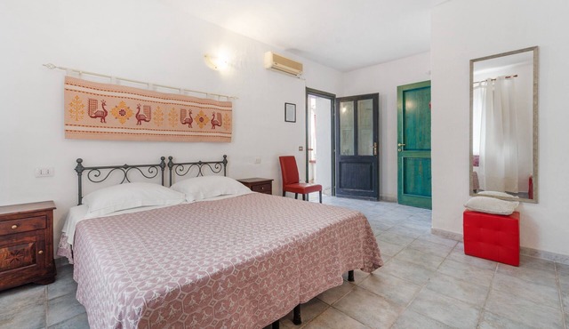 Room 'Camera 22 Doppia' with Shared Pool, Wi-Fi and Air Conditioning