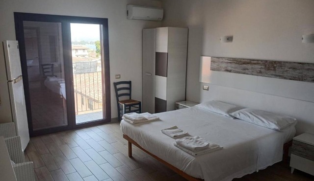Room 'Camera Matrimoniale Giorgio' with Balcony, Wi-Fi and Air Conditioning
