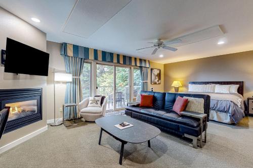 Rosario Road Condo - B in Eastsound