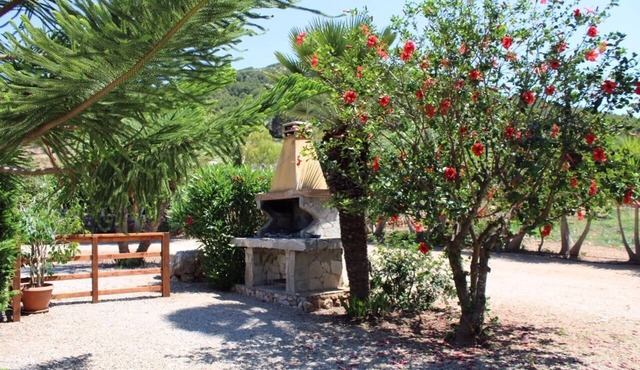 Rural house in Alghero with garden and BBQ. Perfect for 2, close to the beach