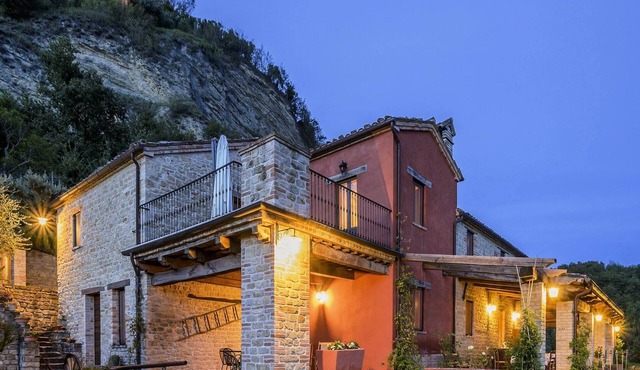 Scenic Stay in Le Marche