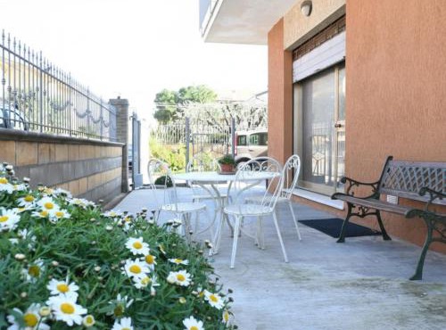 SE247- Marotta, trilocale con corte attrezzata vicino al mare in Marotta
