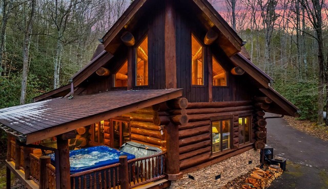 Secluded Streamside Retreat | Hot Tub, Fire Pit. 4 King Suites in Gatlinburg