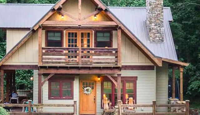 Serene Mountain Hideaway: Hot Tub & Pizza Oven in Chattanooga