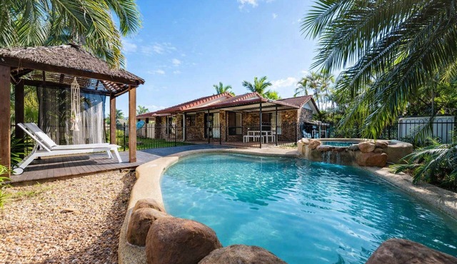 Serene Townsville Retreat with Pool & Alfresco, Sleeps 7 in Kirwan
