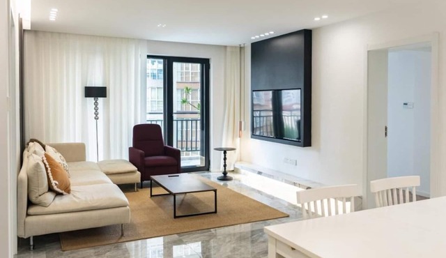 Shanghai Jing'an Art Pavilion-Large 3Bedrooms South-north Direct Sunny House in Shang Hai Shi