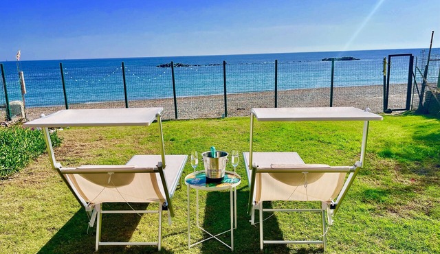 Spacious Beachfront Villa in Porto Columbu-Perd'È Sali