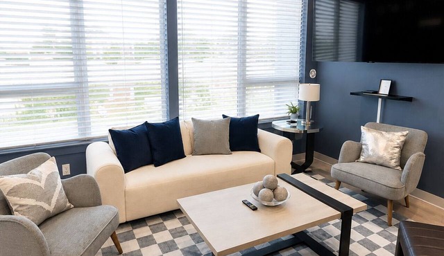 Spacious 4-bedroom condo in beautiful Nashville with AC in Nashville