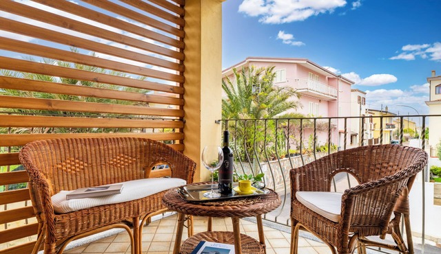 Spacious near downtown with private parking