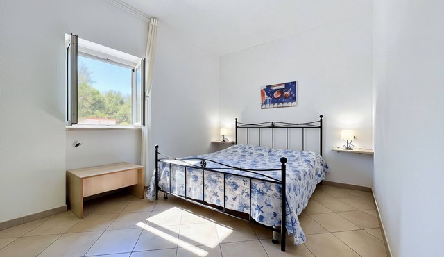 Studio Apartment 'Francesca, Mono Deluxe B' with Shared Terrace, Wi-Fi and Air Conditioning