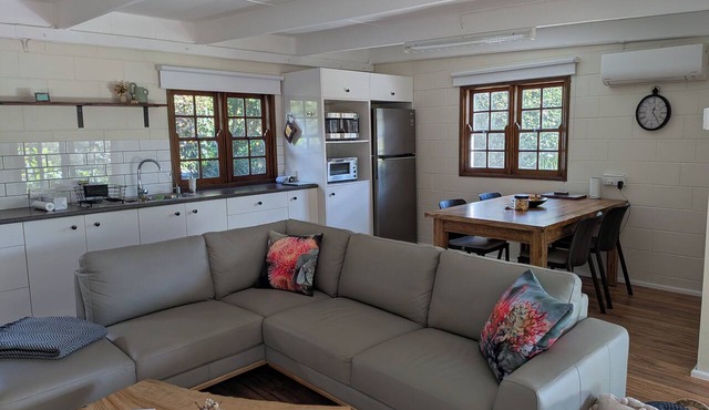 Studio - self-contained in Reesville