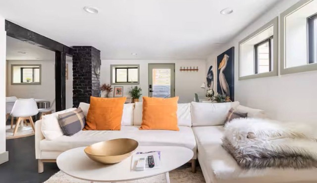 Stylish Wallingford Retreat - Walk to Gas Works in Seattle