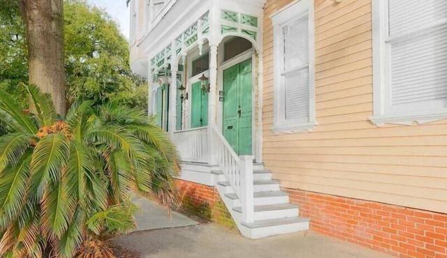 Tasteful Two Bedroom on Warren Square with Parking by Lucky Savannah in Savannah