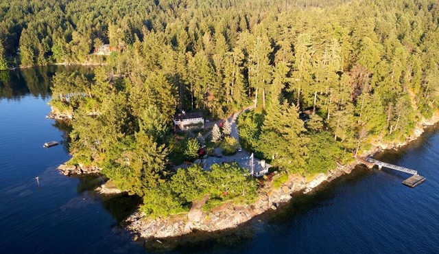 The Nest Oceanfront Retreat in Salt Spring Island