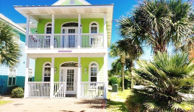 TOTALLY BEACHIN' - BEACHES OPEN! BOOK NOW! STEPS TO SHOPS, BEACH, POOL! in Panama City Beach