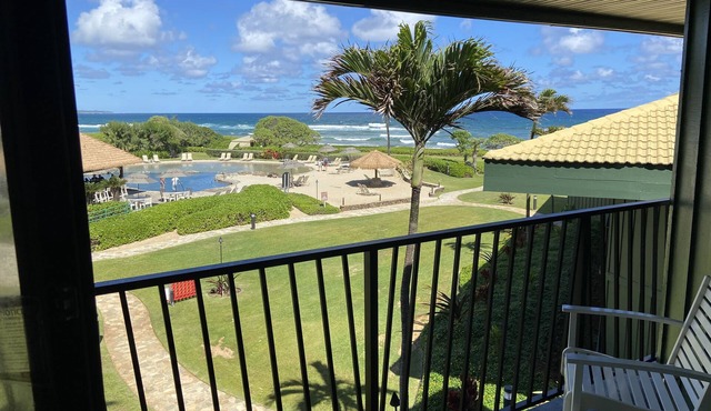 UPDATED 3RD FLOOR UNIT, OCEAN VIEW FROM YOUR BED, OUTRIGGER BEACHFRONT RESORT in Lihue